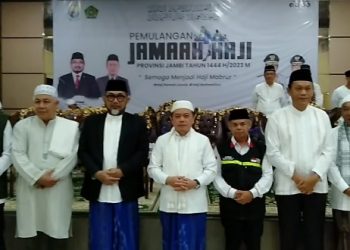 Gubernur Al Haris Sambut Kepulangan 369 Jemaah Haji Jambi Kloter 20