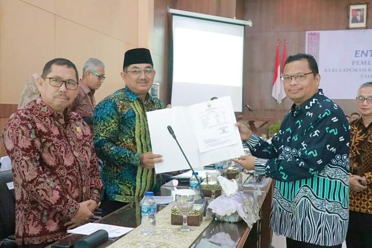 Bupati Tanjab Barat Hadiri Sertijab Kepala Perwakilan BPK-RI Provinsi Jambi