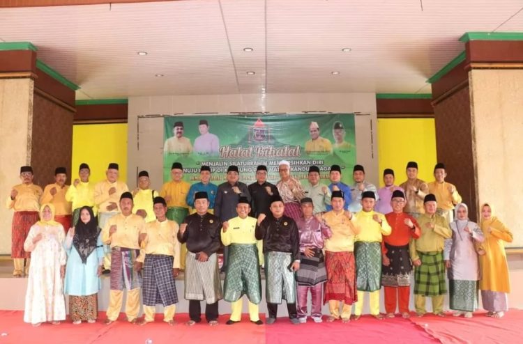 Bupati H. Anwar Sadat Hadiri Halal Bihalal Bersama LAM Tanjab Barat