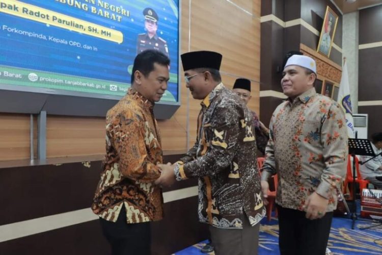 Bupati Tanjab Barat Tegaskan Komitmen Dukung Kejari Wujudkan Keadilan