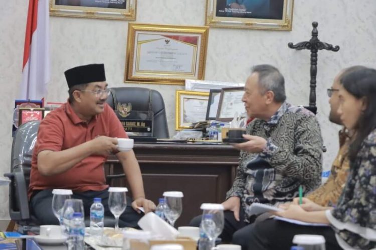 Bahas Potensi Perikanan Tanjab Barat dengan Calon Investor Jepang