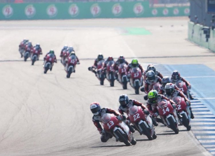 Sempat Pimpin Balapan, Pebalap Astra Honda Melaju Kencang di ATC Buriram