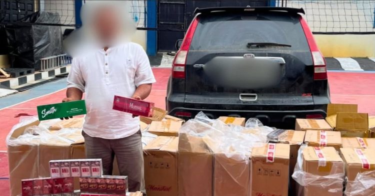 Bea Cukai Tembilahan Serahkan Tersangka dan Barang Bukti Kasus Rokok Ilegal ke Kejaksaan Negeri Indragiri Hilir