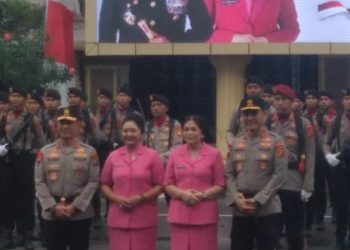 Polda Jambi Gelar Upacara Welcome And Farewell, Irjenpol Rusdi Hartono Serahkan  Pataka Polda Jambi kepada Kapolda Baru