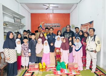 Ketua PWI Kota Jambi dan Pengurus Bagikan Sembako berbagi Berkah Ramadhan ke Rumah Yatim Dan Tahfidz Qur’an