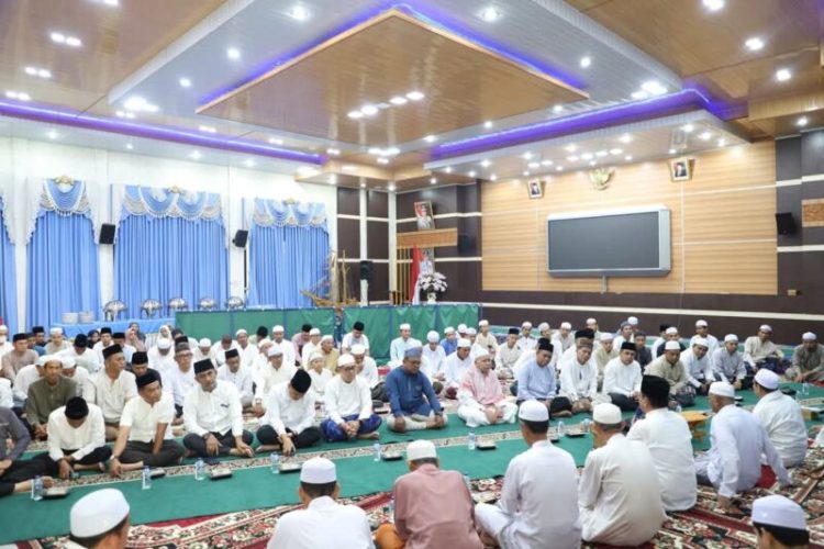 Tausiah Ramadan di Rumah Dinas Bupati Tanjab Barat, Tradisi yang Terus Berlanjut