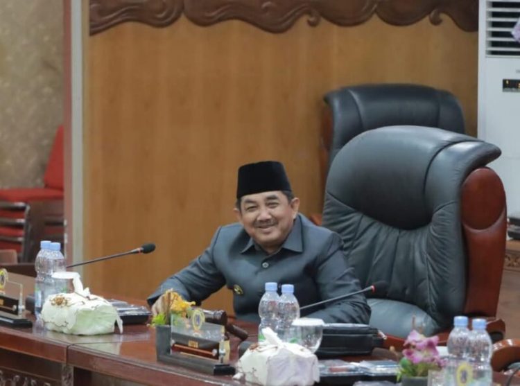 Hadiri Paripurna DPRD, Bupati Anwar Sadat Tegaskan Komitmen Transparansi dan Akuntabilitas Pemerintahan