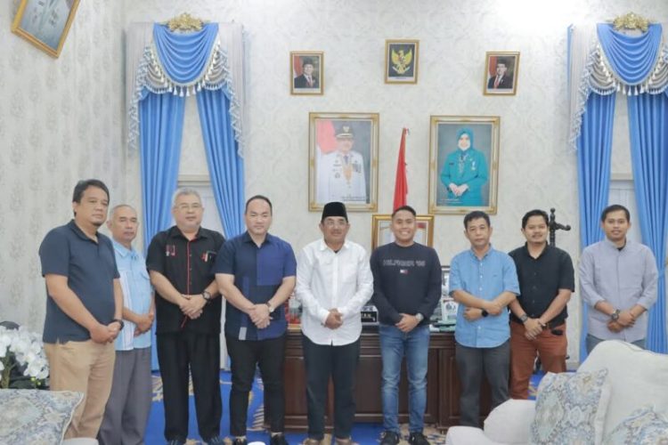 Bupati Tanjab Barat Gandeng Investor, Ubah Sampah & Matahari Jadi Sumber Energi Hijau