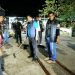 Gerakan Malam Demi Kota Sehat: Bupati Tanjab Barat Angkat Sampah dari Selokan