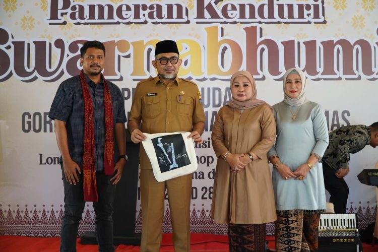 Sekda Sudirman Buka Pameran Kenduri Swarnabhumi, Angkat Filosofi Batik dan Songket sebagai Manuskrip Peradaban