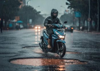 Himbau Pengendara Lebih Waspada, Sinsen berikan Tips Melintasi Jalan Rusak dan Berlubang